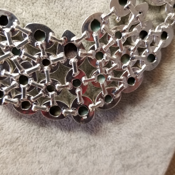 BREATHTAKING NECKLACE NWOT - Picture 8 of 9